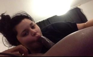 Gorda safada demais caindo de boca na piroca preta Gorda safada demais caindo de boca na piroca preta