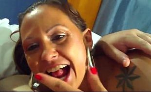 Vagabunda coroa fudendo gostoso com o gordinho