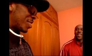 So gostosa no fundo de casa dando para o vizinho negro