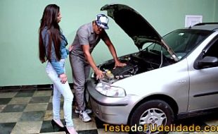 Video porno de novinha em sexo com o mecânico