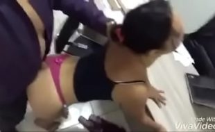 Estagiaria transa com patrão no escritório