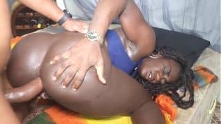 Alex estourando a bunda da Fernanda Chocolatte