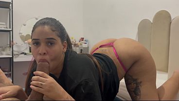 Minha cunhada me chamou pro quarto dela e estava só de calcinha