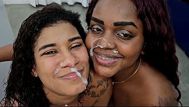 Suruba com as duas amigas Jady e Gabyy metendo até ganharem leite na cara
